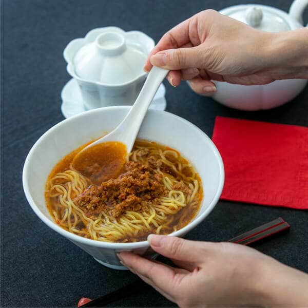 軽量そぎ麺鉢とひっかけレンゲ ホワイトのセット