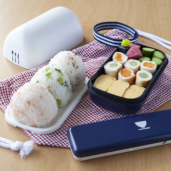 おにぎり型弁当箱 ホワイト｜お弁当箱｜料理家 栗原はるみ レシピ・オンラインショップ【公式】ゆとりの空間