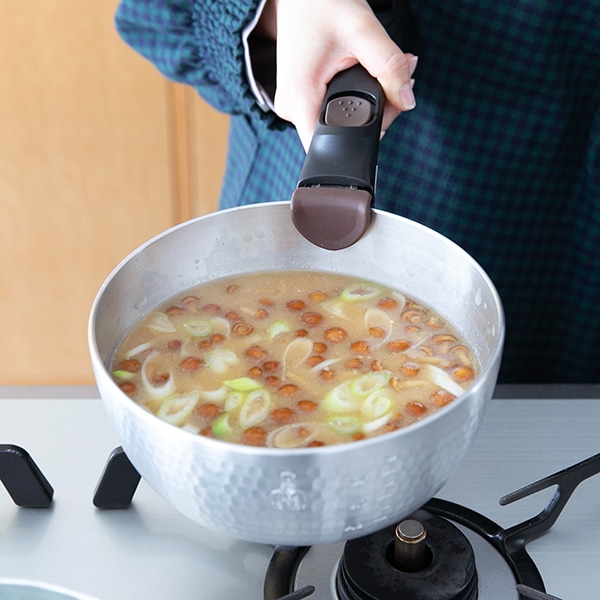 【WEB限定】中尾アルミ 打ち出しヤットコ鍋 18cm