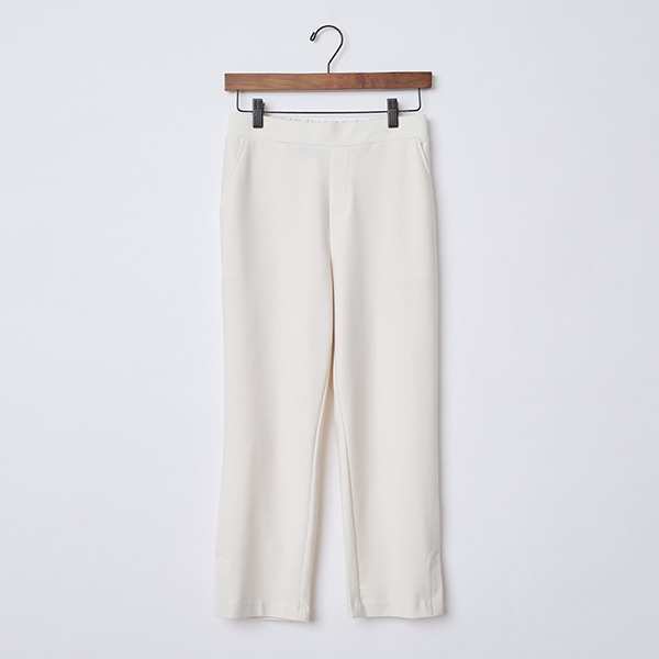 ライトベージュ