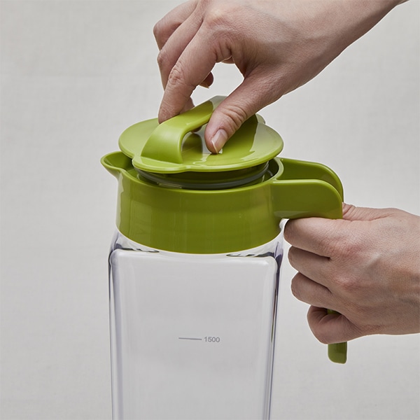 タテヨコ麦茶ポット2 1l グリーン グリーン 保存容器 調味料入れ ピッチャー 料理家 栗原はるみ レシピ オンラインショップ 公式 ゆとりの空間