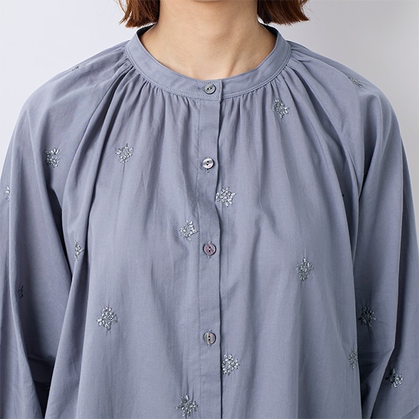 コットン総刺繍ブラウス
