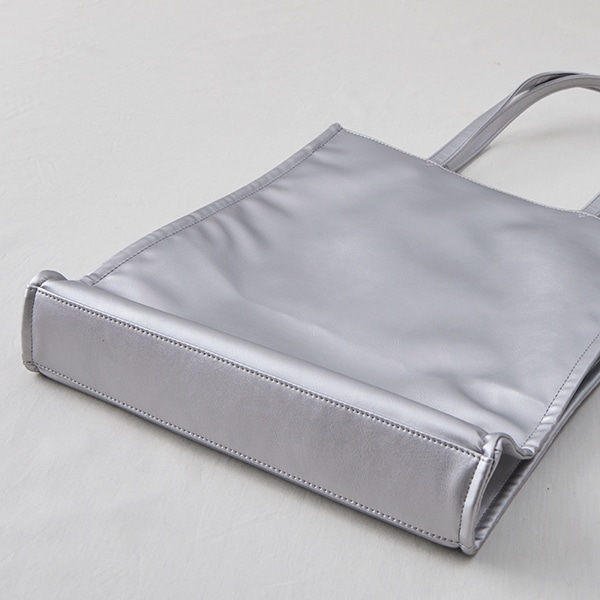 トートバッグ タッセル付き