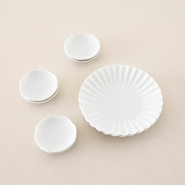 花型豆皿と輪花プレートのセット お買いもの 料理家 栗原はるみ レシピ オンラインショップ 公式 ゆとりの空間 花型豆皿と輪花プレートのセット お買いもの 料理家 栗原はるみ レシピ オンラインショップ 公式 ゆとりの空間
