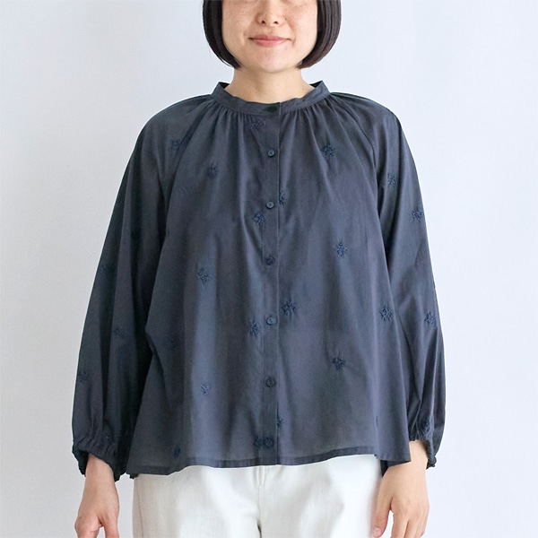 コットン総刺繍ブラウス