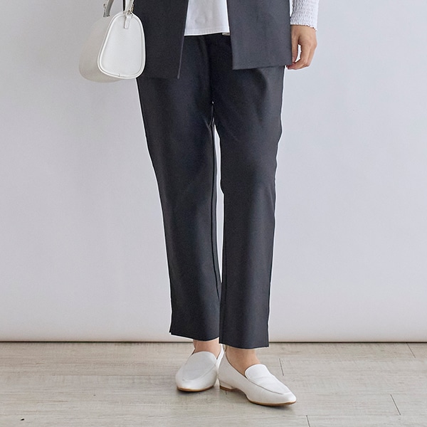 ハイストレッチテーパードパンツ