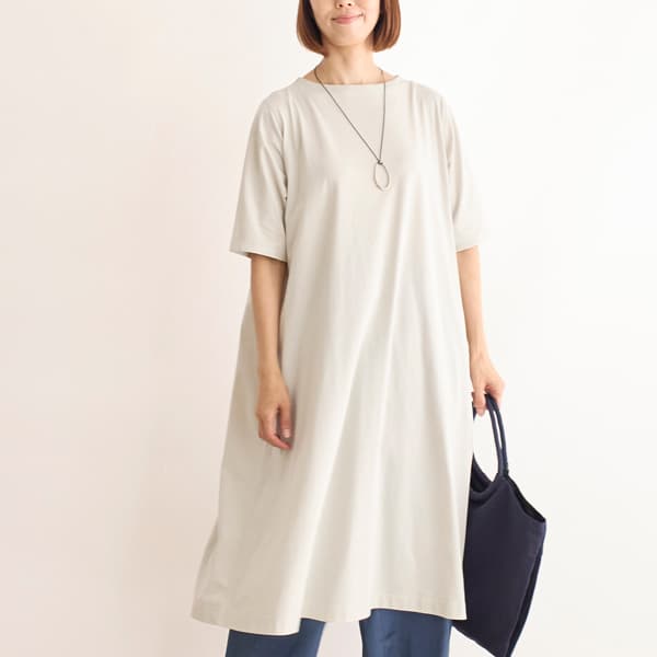 【新品】栗原はるみ　ゆとりの空間　異素材カットソーロングワンピース 新品】栗原はるみゆとりの空間異素材カットソーロングワンピース