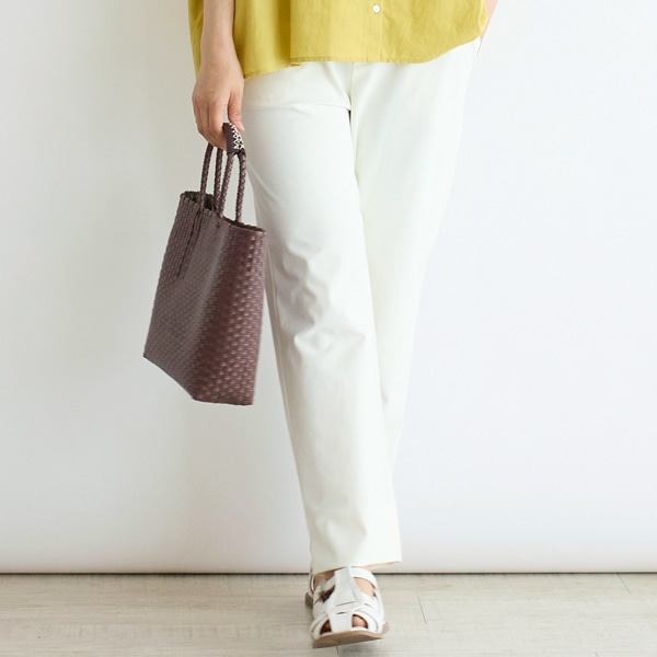 ライトストレッチテーパードパンツ