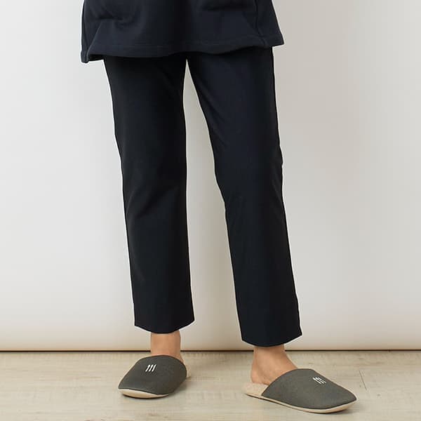 ウォームストレッチテーパードパンツ