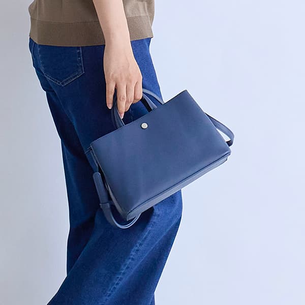 フェイクレザーショルダーバッグ