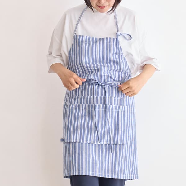 栗原はるみ　エプロン　箱無し WEB限定】撥水デニムエプロン(ロング)/サコッシュポケット(F