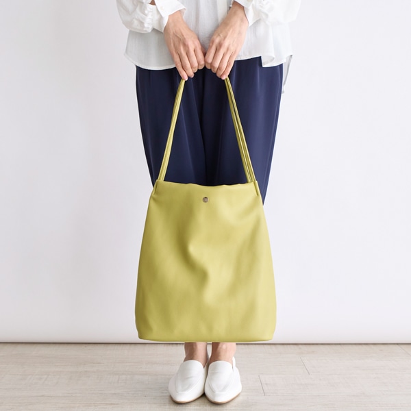 フェイクレザートートバッグ M