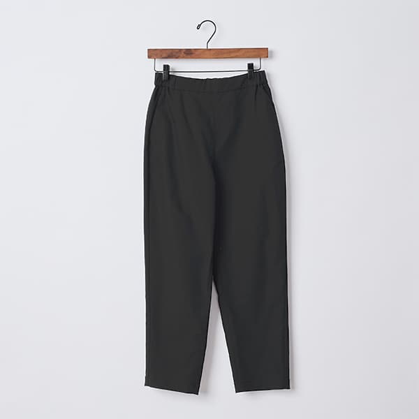 ストレッチツイルテーパードパンツ