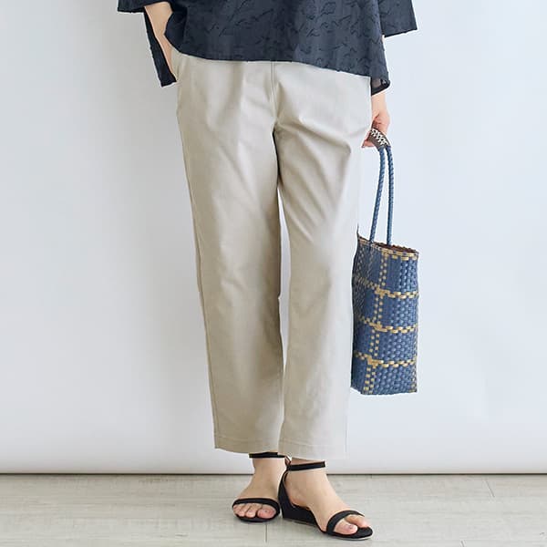 ストレッチツイルテーパードパンツ