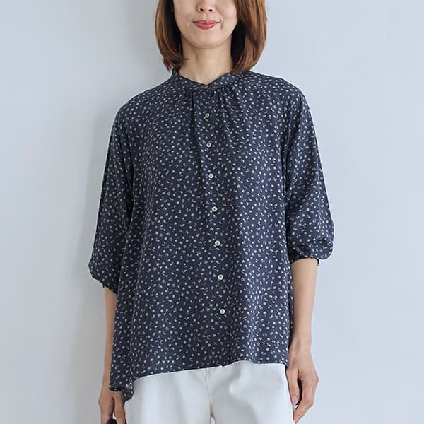 フラワープリントブラウス