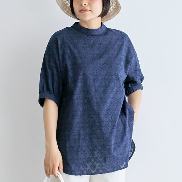 ジャガードハイネックブラウス