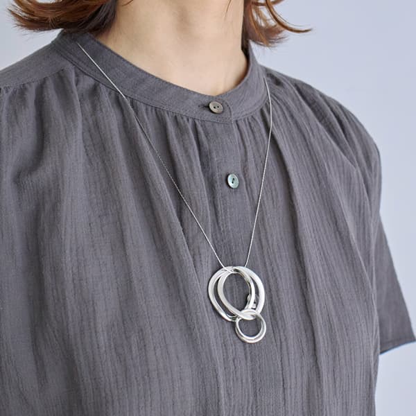 3連リングネックレス