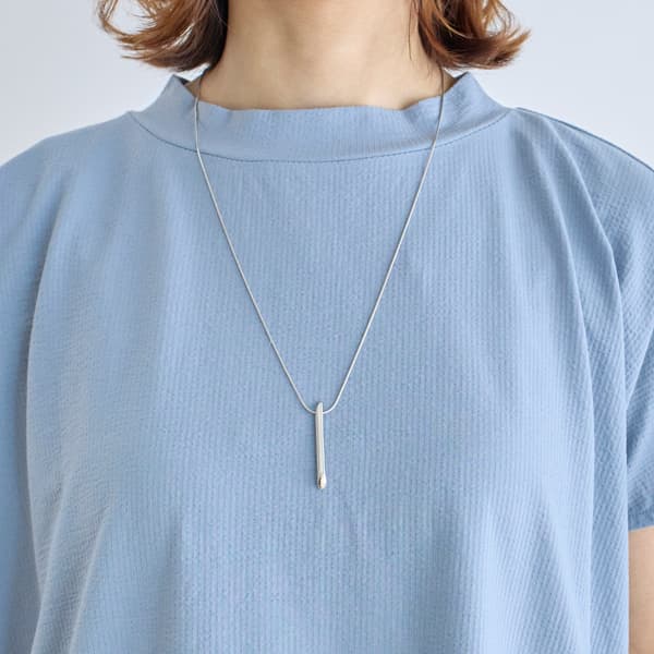 メタルバーチャームネックレス