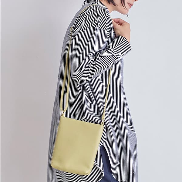 フェイクレザーポシェット