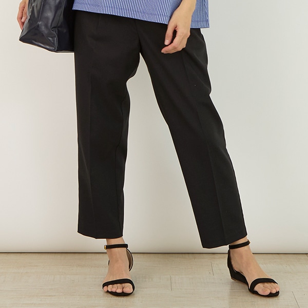 タックテーパードパンツ