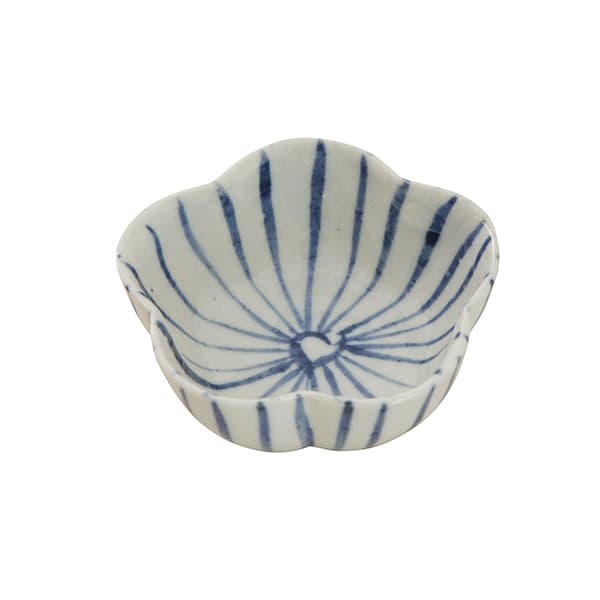 作家　陶芸作家　染付　手描き　手捻り　丼　小鉢(中鉢) WEB限定】中尾万作 染付とくさ 梅型小鉢｜作家もの｜料理家 栗原