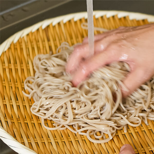 丸眞さんのそばつゆと国分寺そばさんの乾麺二八そばのセットA