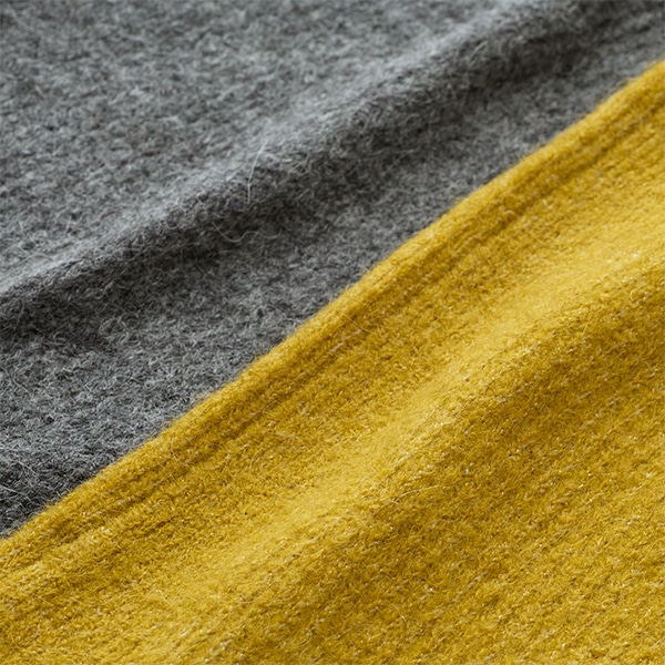 ふわふわあぜ編みニットロングベスト