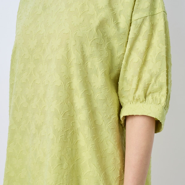 ジャガードハイネックブラウス