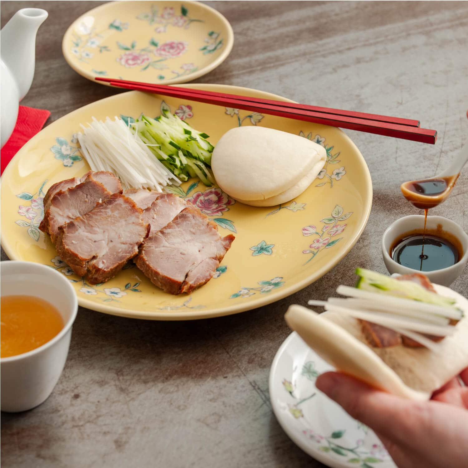 道具と器で気分を盛りあげる みんなで囲むおうち中華｜お買いもの特集｜料理家 栗原はるみ レシピ・オンラインショップ【公式】ゆとりの空間