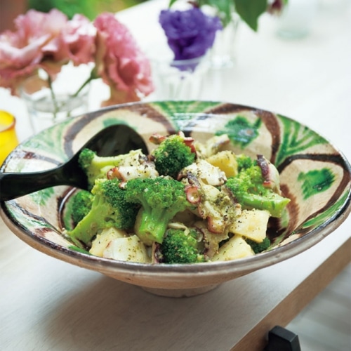 じゃがいもとタコ、ブロッコリーのサラダ