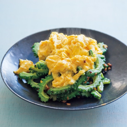 ゴーヤと卵のにんにく黒こしょう炒め