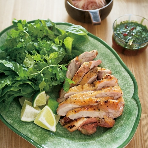 塩焼きチキンのエスニックハーブソース