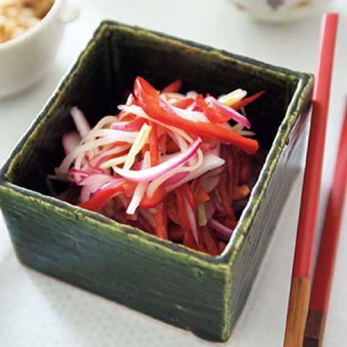 赤ピーマンと紫玉ねぎのマリネ