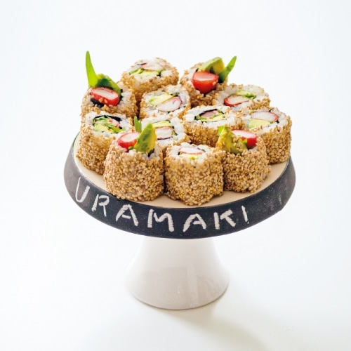 カニとアボカドの裏巻きずし