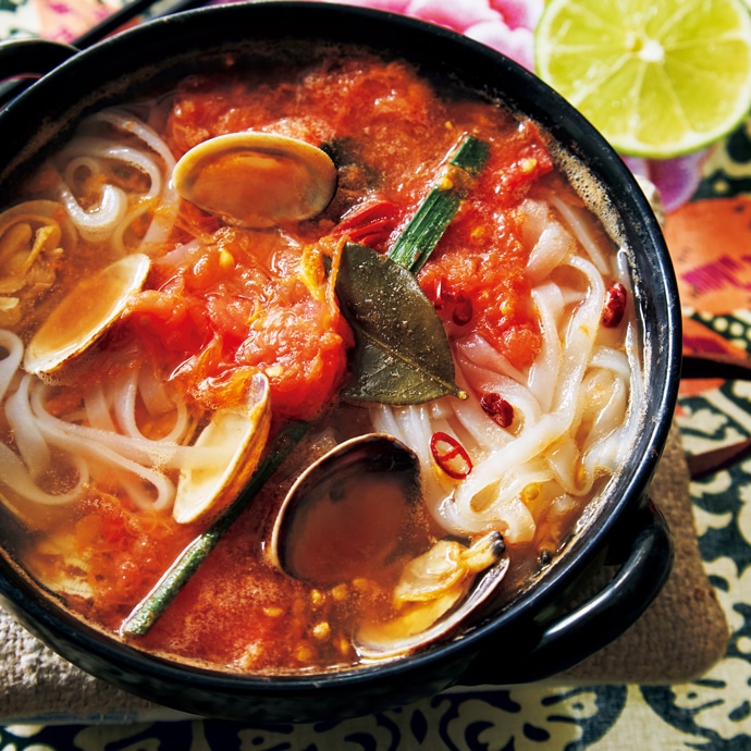 トマトとアサリのフォー