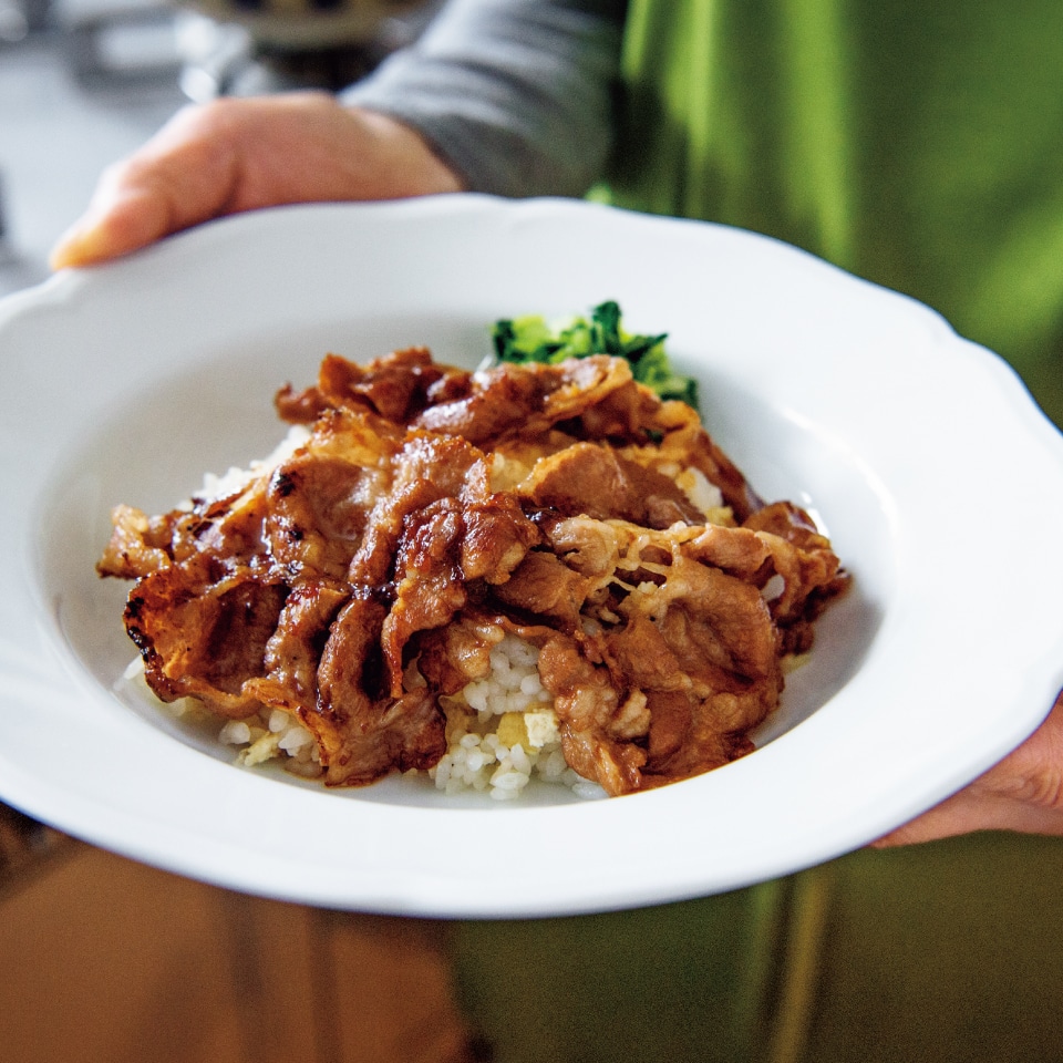 しょうがの炊き込みごはんと豚肉のしょうが焼き