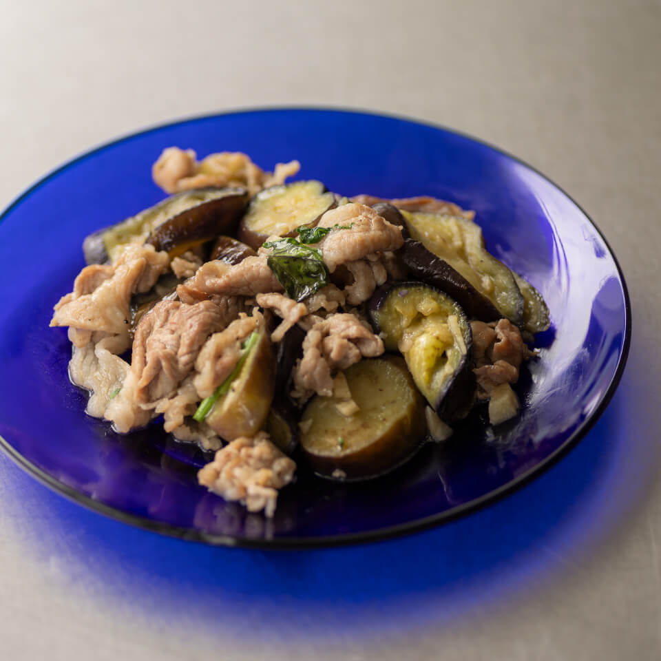 ナスと豚肉のバジル炒め（ゆとりの空間）