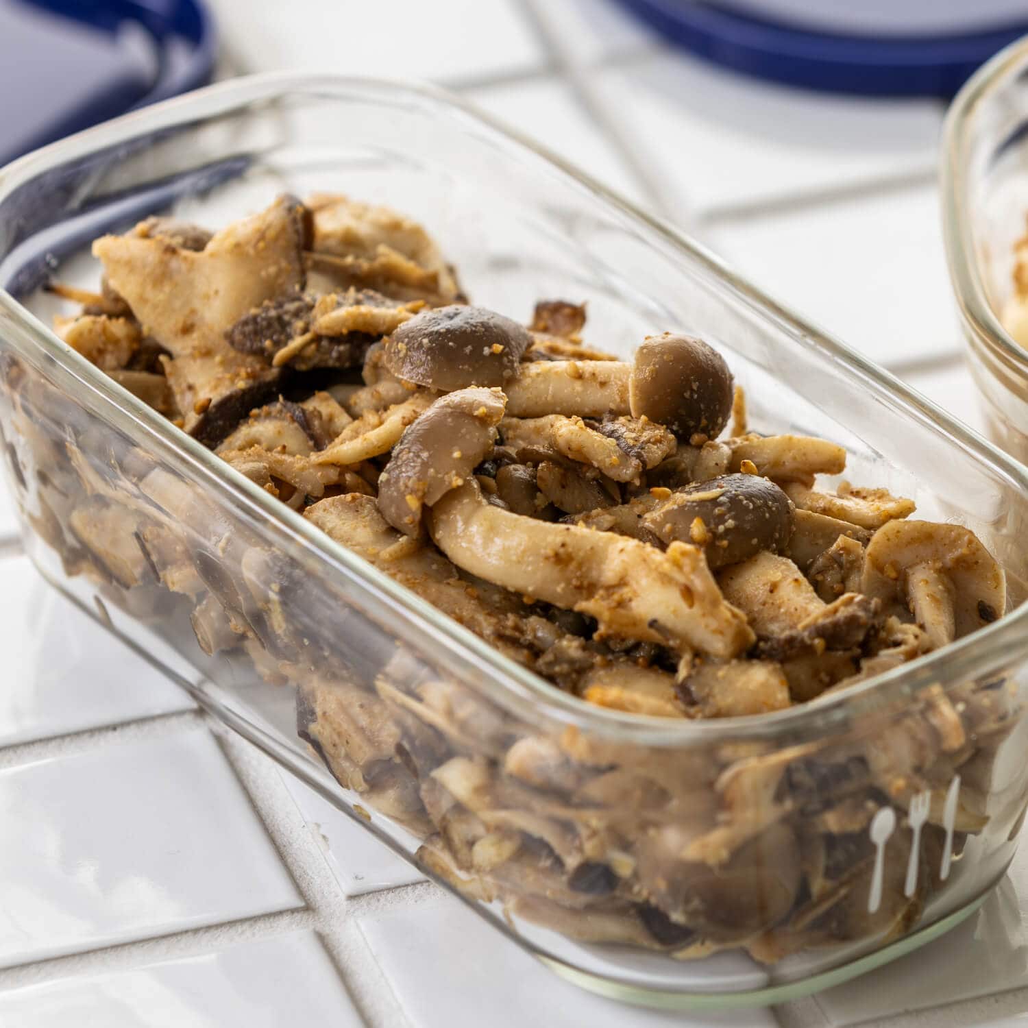 きのこのごまあえ（ゆとりの空間）