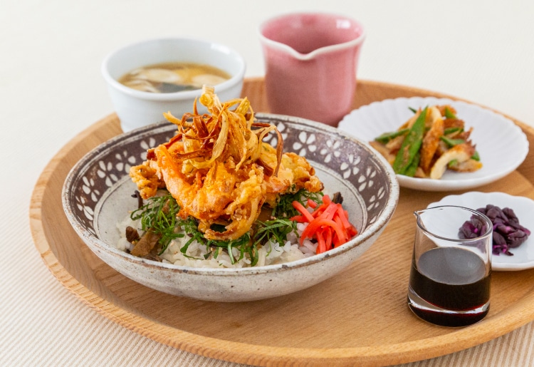 きのこごはんとエビのかき揚げ丼