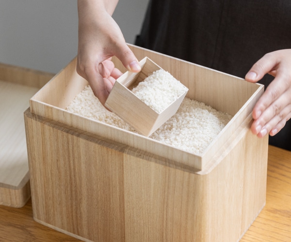 桐製米びつ 5kg 一合桝付き｜保存容器・調味料入れ・ピッチャー
